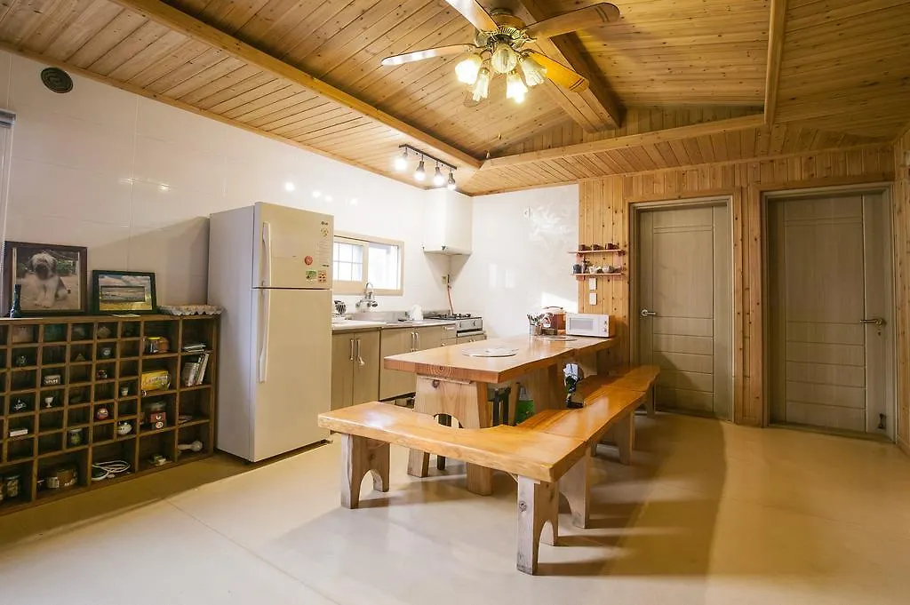 Ssaris Pension Jeju Holiday home